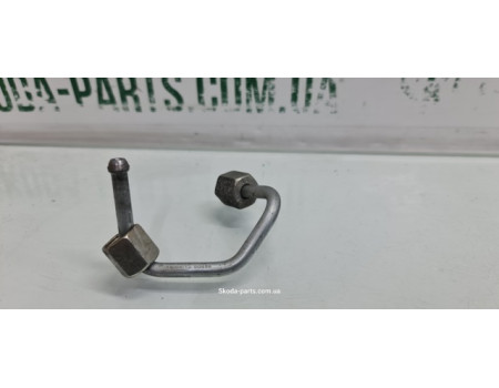 Трубка паливна 2.0tdi Skoda Superb 2 03L301AA VAG (03L301AA)