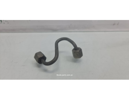 Трубка паливна 2.0tdi Skoda Superb 2 03L301T VAG (03L301T)