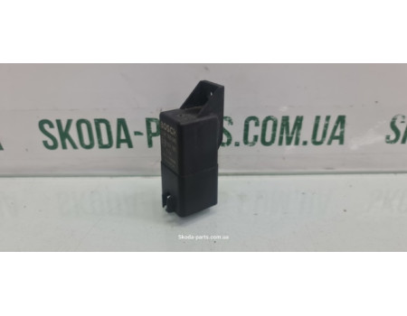 Реле свічок розжарювання 1.2tdi Skoda Fabia New вживане VAG (045907282A)