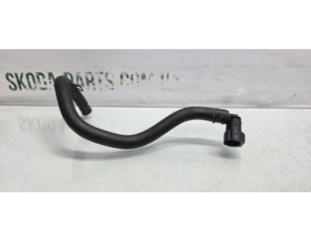 Паливний шланг подачі палива на форсунки Skoda Fabia mk1 1.4 Mpi 8кл VAG (047133723G)