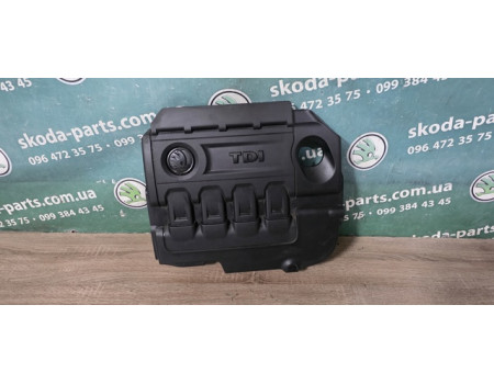 Декоративна кришка двигуна Skoda Octavia A7 1.6TDI VAG (04L103925C)