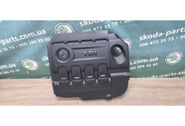 Кришка двигуна декоративна Skoda Octavia A7 2.0 TDI VAG (04L103925T)