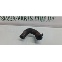 Патрубок системи охолодження двигуна 1.6tdi Skoda Octavia A7 04L121058AA VAG (04L121058AA)