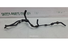 Трубки вакуумні 1.6tdi Skoda Octavia A7 04L131051C VAG (04L131051C)
