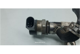 Регулятор тиску палива Volkswagen Passat B7 057130764AB VAG (057130764AB)