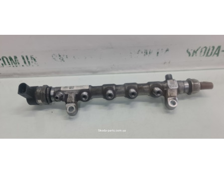 Датчик тиску палива в паливній рейці 2.0tdi Skoda Superb 2 VAG (057130764H)