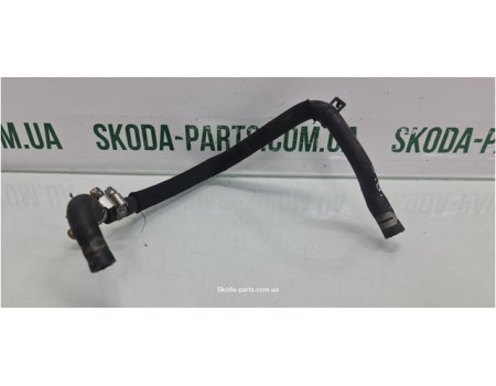 Патрубок системи охолодження двигуна з трійником 2.5tdi Skoda Superb VAG (059121107)