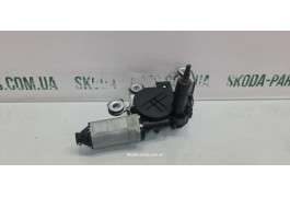 Двигун склоочисника заднього скла Skoda Octavia A5 ліфтбек MAGNETI MARELLI (064038006010)