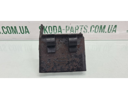 Лапа двигуна Skoda Octavia A5 вживана 06A103309AH VAG (06A103309AH)