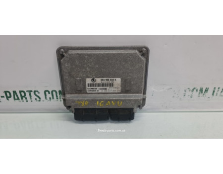 Блок управління двигуна 1.6 AVU Skoda Octavia Tour VAG (06A906033K)