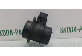 Розходомір повітря Skoda Octavia Tour VAG (06A906461)