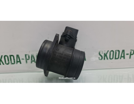 Розходомір повітря Skoda Octavia Tour VAG (06A906461)