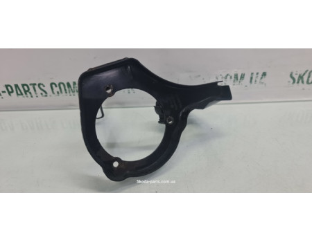 Кронштейн кріплення насосу повітря Skoda Octavia Tour VAG (06A906615F)