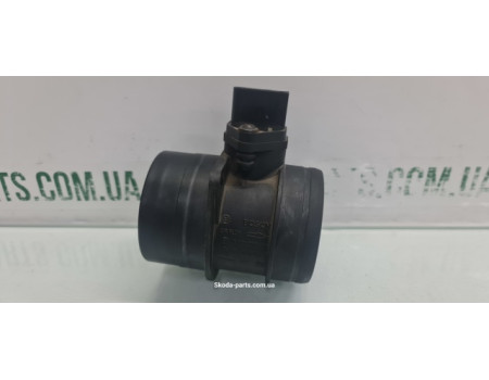 Розходомір потоку повітря 2.0tdi Skoda Octavia A5 VAG (074906461B)