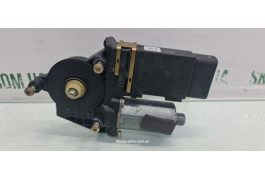 Блок управління склопідіймачем передній правий Skoda Octavia Tour VAG (104415301)