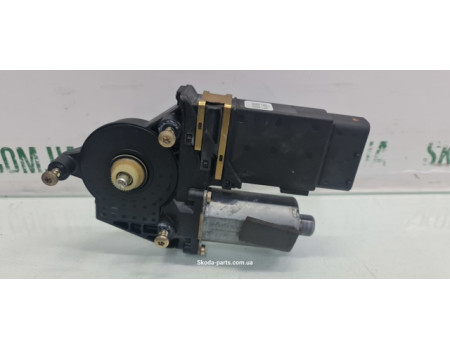 Блок управління склопідіймачем передній правий Skoda Octavia Tour VAG (104415301)