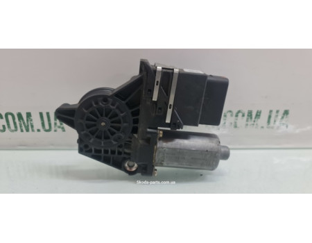 Блок управління з двигуном склопідіймача задній лівий Skoda Octavia Tour VAG (104419302)