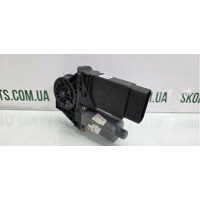 Двигун переднього склопідіймача лівий Skoda Superb VAG (105402301)