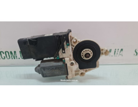 Двигун склопідіймача передній левой Volkswagen Golf 4 VAG (105404301)