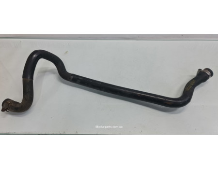 Патрубок системи охолодження двигуна 2.5D Mercedes Benz 124 MERCEDES (1245003175)