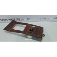 Накладка центральної консолі Mercedes Benz 124 MERCEDES (1246830700)