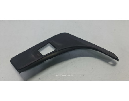 Накладка багажника Mercedes Benz 124 MERCEDES (1246933333)