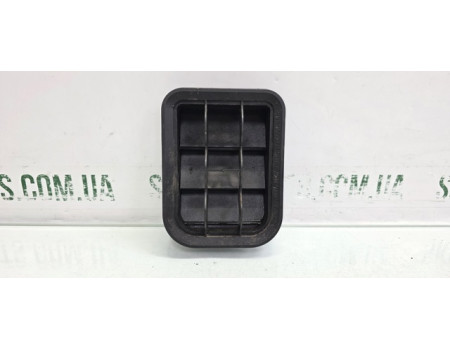 Вентиляційні решітки кузова задні Skoda Octavia Tour універсал VAG (1H0819465D)