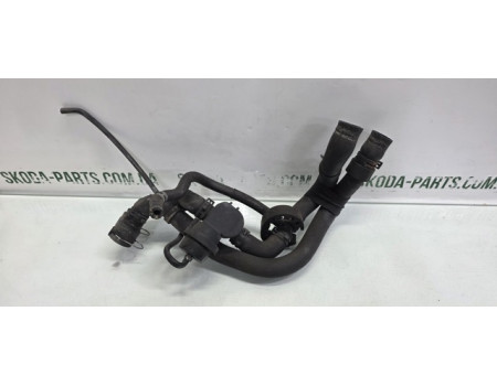 Патрубки системи охолодження двигуна до пічки 1.6 бензин AVU Skoda Octavia Tour 1J0121156BD VAG (1J0121156BD)