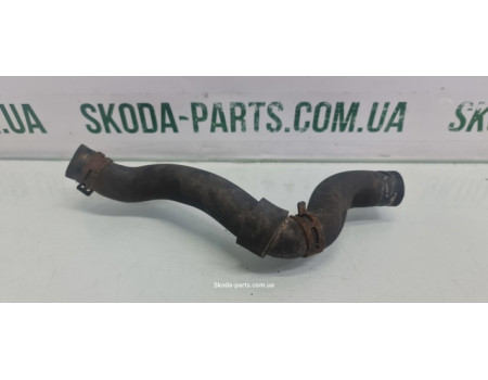 Патрубок системи охолодження 1.9tdi Skoda Octavia Tour 1J0122073A VAG (1J0122073A)