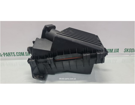 Корпус повітряного фільтра 1.6 бензин Skoda Octavia Tour 1J0129607S VAG (1J0129607S)