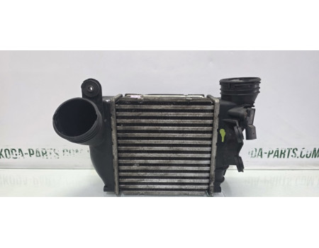 Радіатор інтеркулера Skoda Octavia Tour 1.9 TDI VAG (1J0145803N)