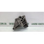 Кронштейн подушки (опори) двигуна лівої Skoda Octavia Tour 1.8T VAG (1J0199117P)