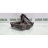 Кронштейн подушки  кпп (опори) двигуна лівої Skoda Octavia Tour 1.8T VAG (1J0199117P)