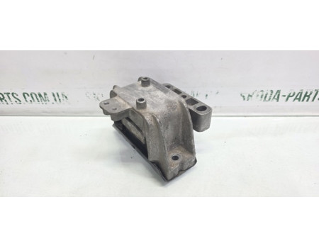 Подушка опора двигуна права Skoda Octavia Tour 1J0199262AC VAG (1J0199262AC)