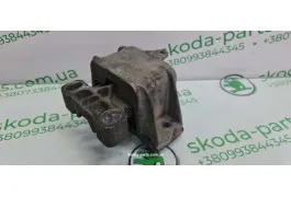 Подушка двигуна ліва Skoda Octavia Tour 1J0199555AJ VAG (1J0199555AJ)