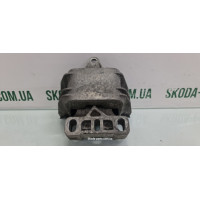 Подушка (опора) двигуна, ліва Volkswagen Bora 1J0199555AQ вживана VAG (1J0199555AQ)