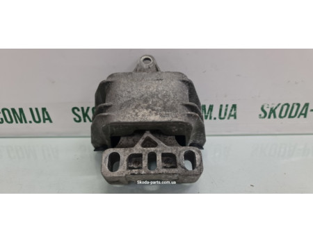 Подушка (опора) двигуна, ліва Volkswagen Bora 1J0199555AQ вживана VAG (1J0199555AQ)