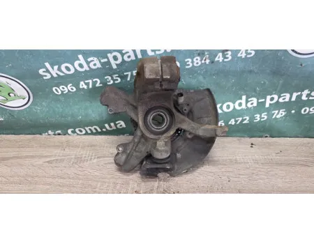 Цапфа-поворотний кулак передній правий Skoda Octavia Tour 1.6 бензин 256мм 1J0407256N VAG (1J0407256N)