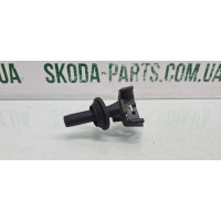 Направляюча замка лючка паливного бака Volkswagen Bora вживана 1J0810899 VAG (1J0810899)