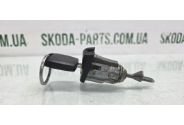 Личинка замка передньої лівої дверки Volkswagen Golf 4 1J0837167 VAG (1J0837167)