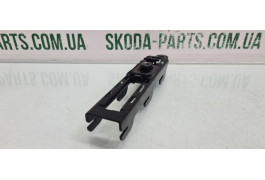 Регулятор висоти ременя безпеки передній Skoda Fabia New вживаний 1J0857819 VAG (1J0857819)