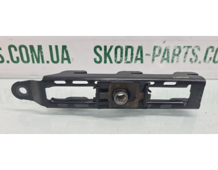 Регулятор висоти ременя безпеки передній Volkswagen Bora 1J0857819C вживаний VAG (1J0857819C)