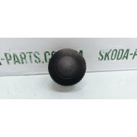 Крутівка регулювання сидіння Volkswagen Golf 5 VAG (1J0881671J)