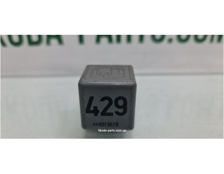 Реле електричного бензонасоса 429 Skoda Octavia Tour VAG (1J0906381)