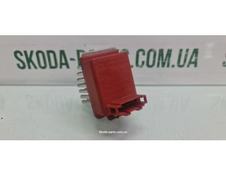 Резистор опору вентилятора пічки Skoda Octavia Tour 3AA963553B вживаний VAG (1J0907521)