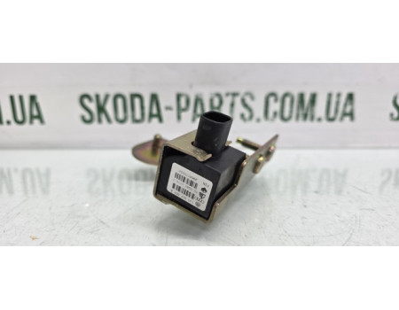 Датчик повздовжнього прискорення Датчик ESP Volkswagen Golf 4 1J0907651A VAG (1J0907651A)