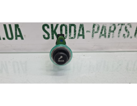 Гніздо-розетка прикурювач Skoda Octavia Tour вживаний 1J0919309 VAG (1J0919309)