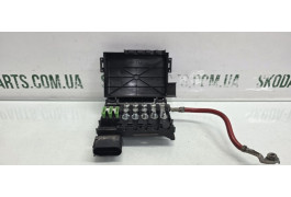 Блок запобіжників на АКБ Volkswagen Golf 4 VAG (1J0937550ABA)