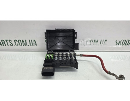 Блок запобіжників на АКБ Volkswagen Golf 4 VAG (1J0937550ABA)