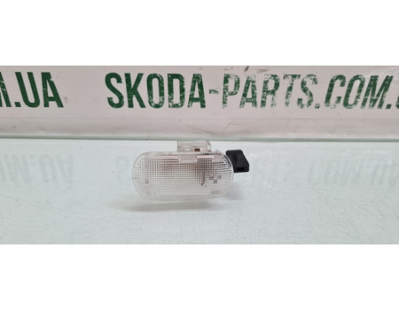 Плафон підсвітки бардачка Skoda Octavia A5 1J0947311 VAG (1J0947311)